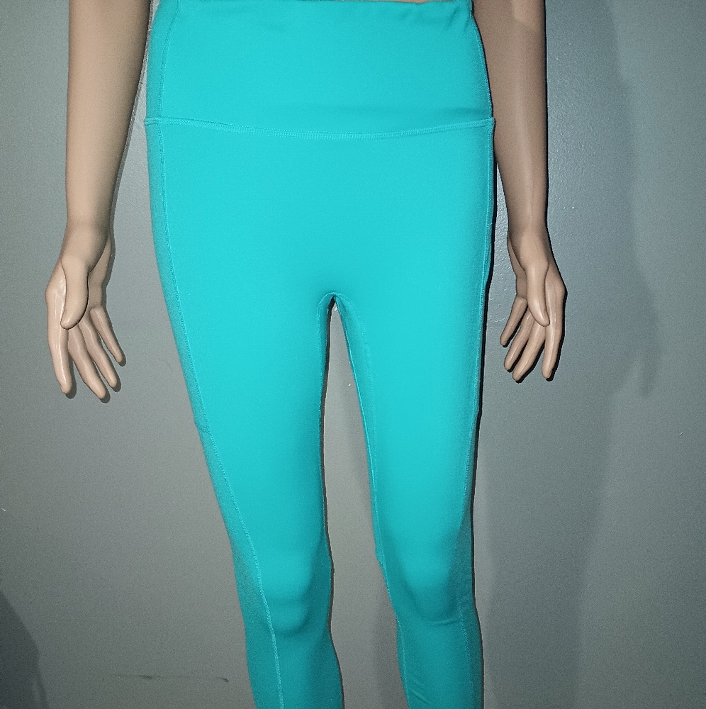 Women's "Fabletics" Leggings Size Medium.